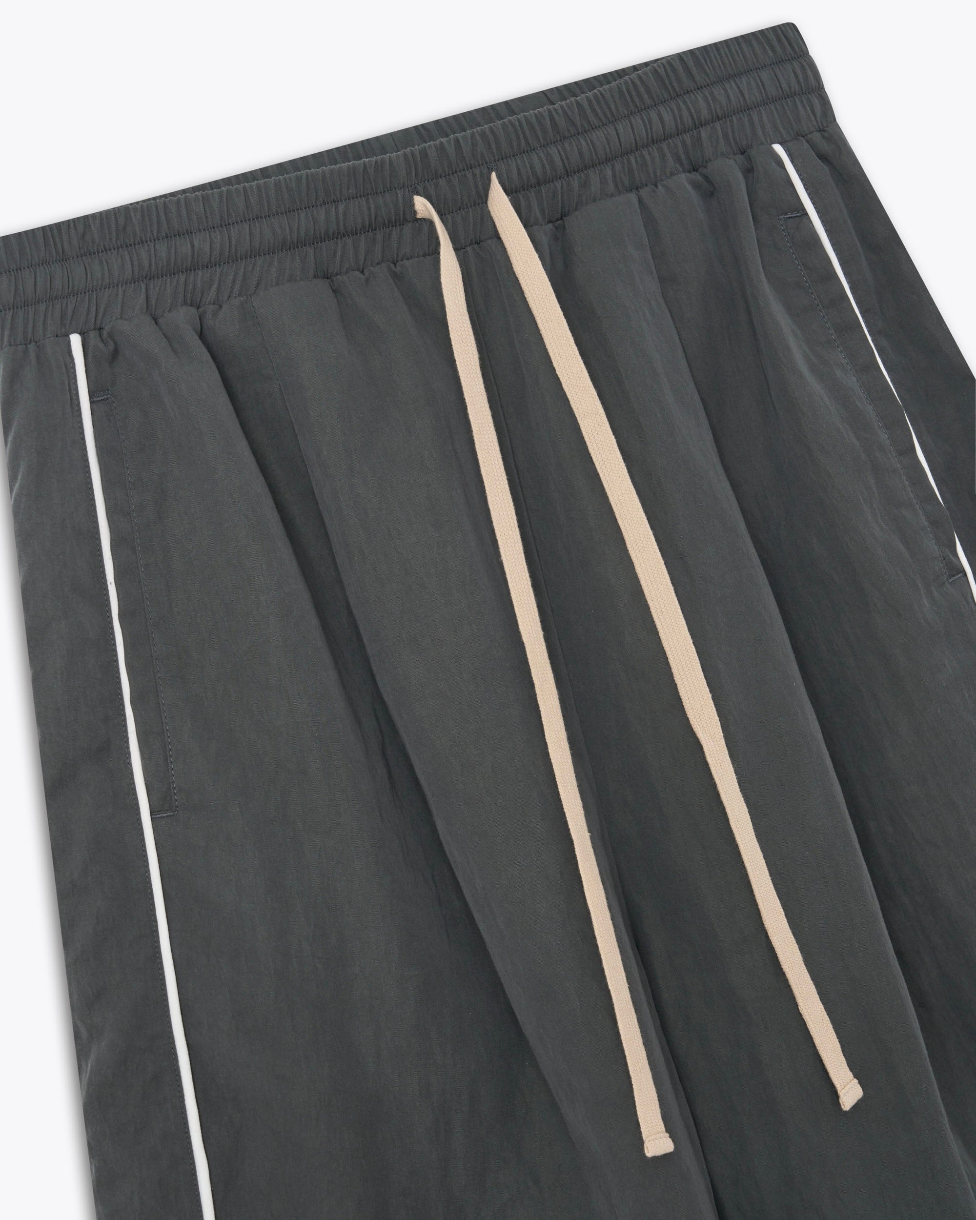 Relaxed Pleated Short